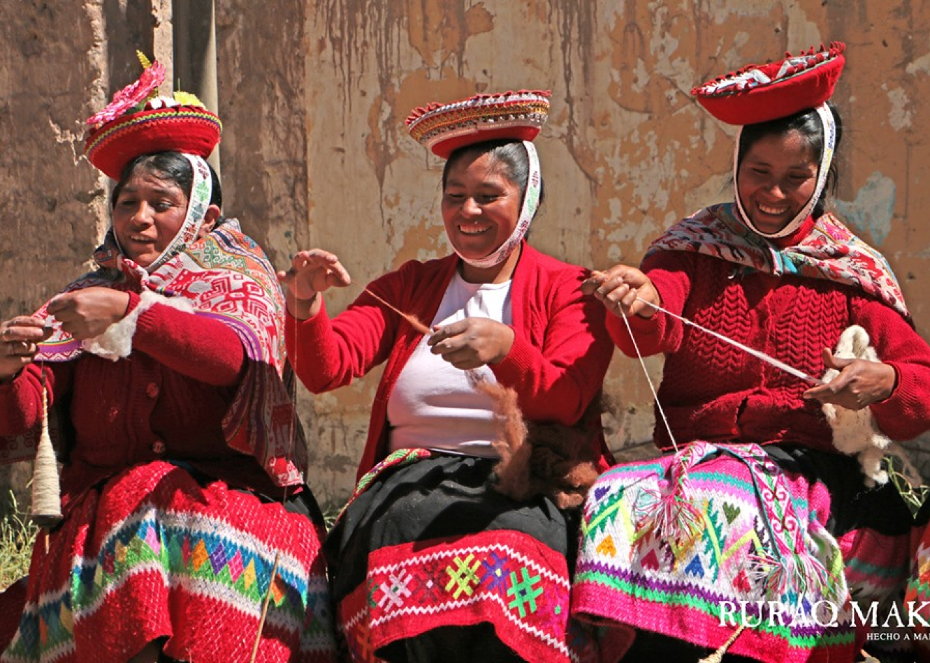 Registro audiovisual del arte textil de la cuenca de Patacancha, Ollantaytambo, Cusco: nuevo documental de la serie Ruraq maki. Artistas tradicionales