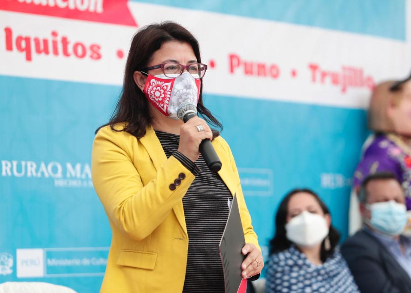 La Ministra de Cultura, Gisela Ortiz, inauguró hoy Ruraq maki, hecho a mano en Cajamarca
