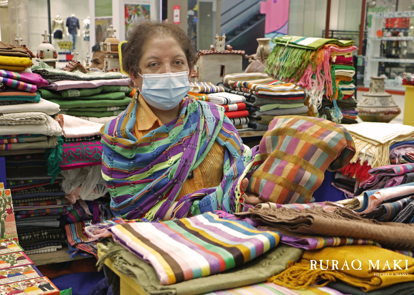 Ruraq maki, hecho a mano en el Jockey Plaza "Edición Especial por Navidad"