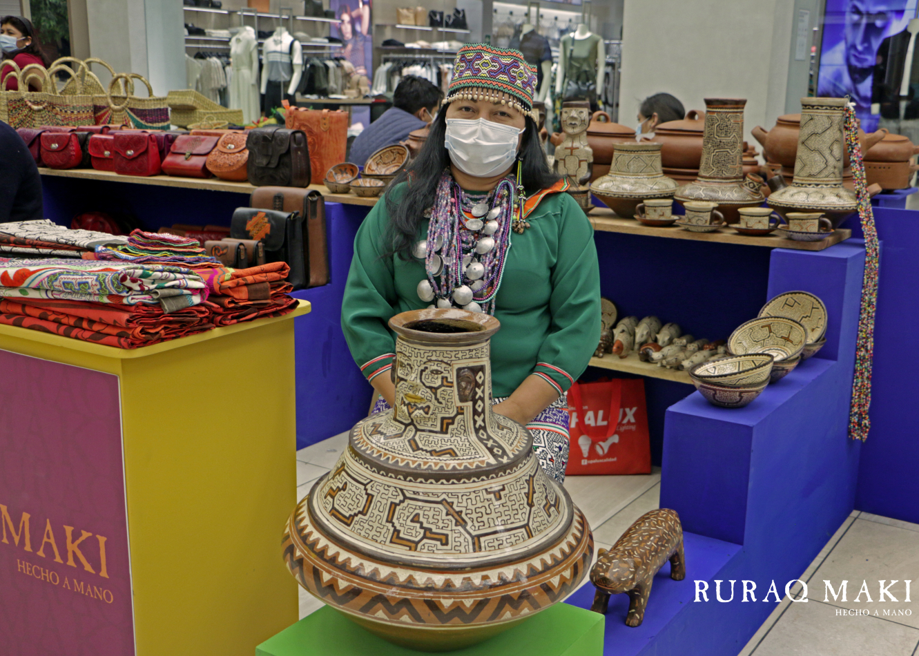 Ruraq maki, hecho a mano en el Jockey Plaza "Edición Especial por Navidad"