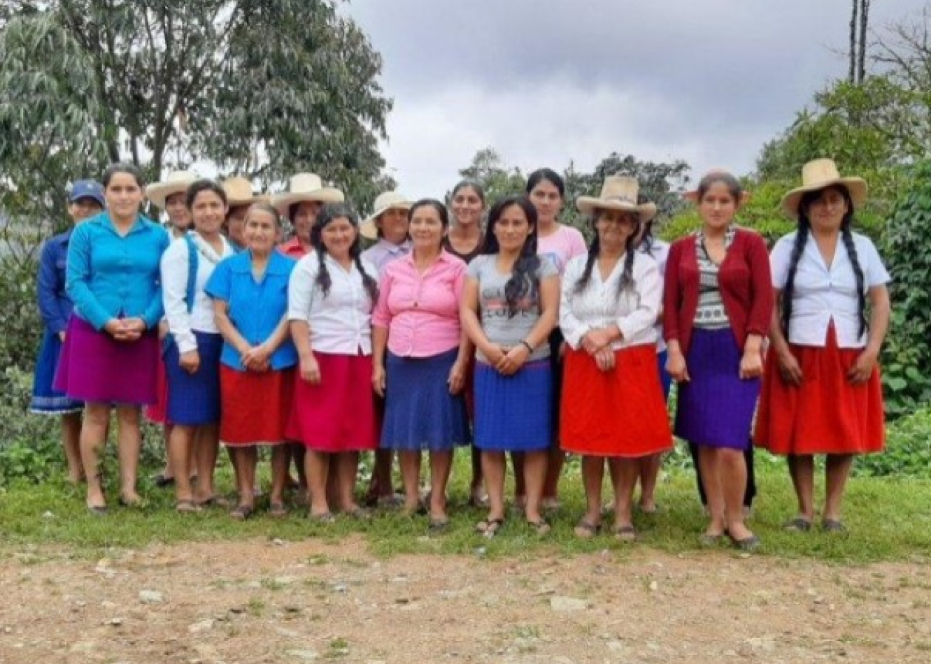 Asociación de Mujeres Emprendedoras Manos Unidas de Cujaca