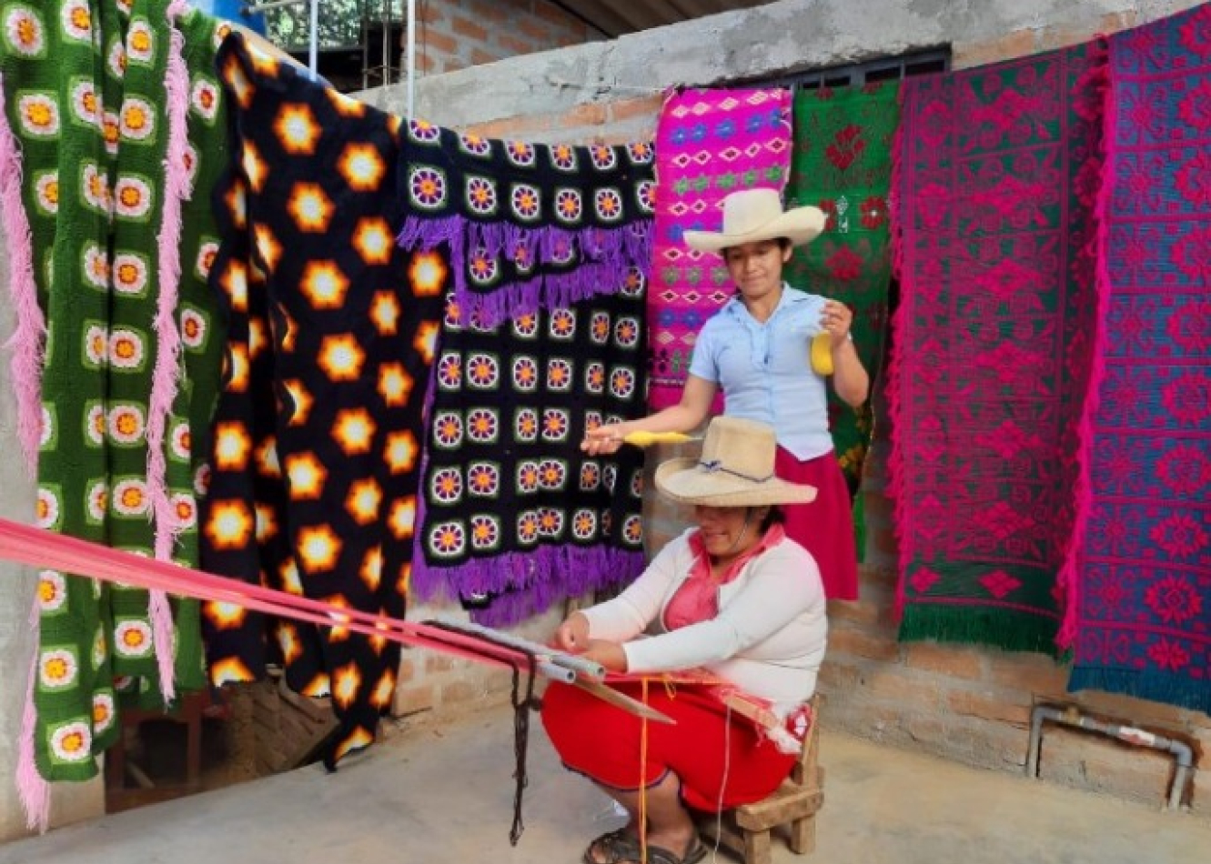 Asociación de Mujeres Emprendedoras Manos Unidas de Cujaca - Piura